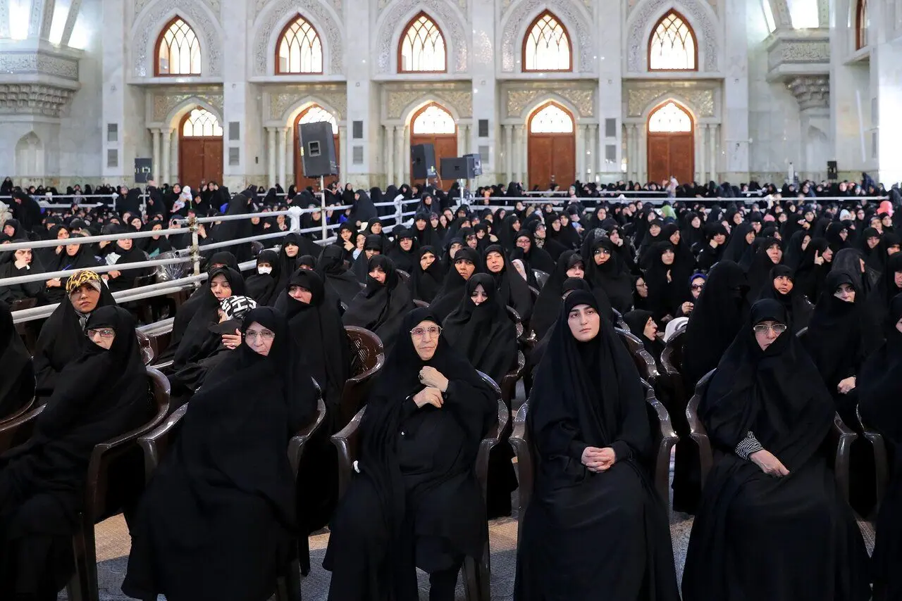 عکسی تازه از دختر امام در کنار زینب سلیمانی
