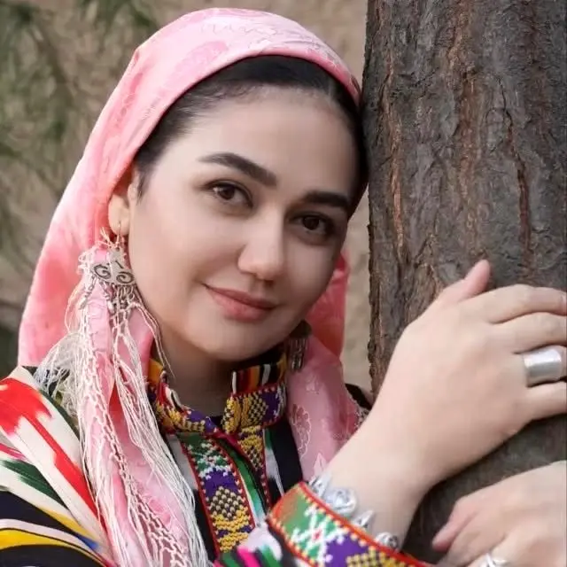 عکس‌هایی زیبا و دیده نشده از چمنِ سریال پایتخت