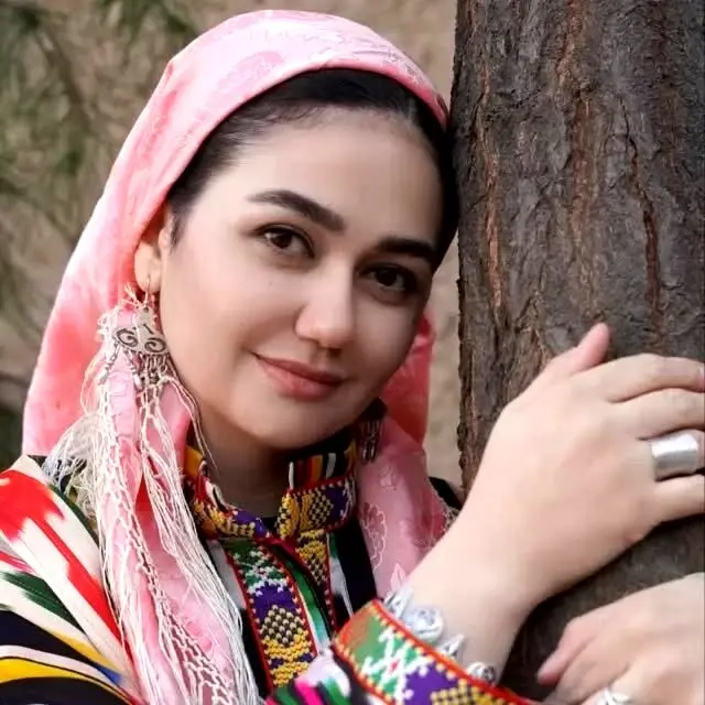 عکس‌هایی زیبا و دیده نشده از چمنِ سریال پایتخت