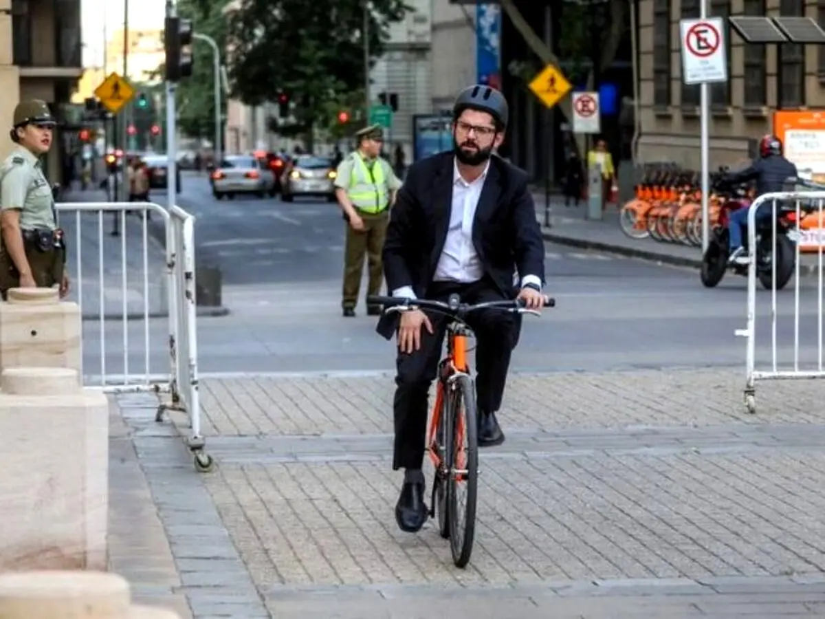 دوچرخه سواری آقای رئیس جمهور خبرساز شد + عکس