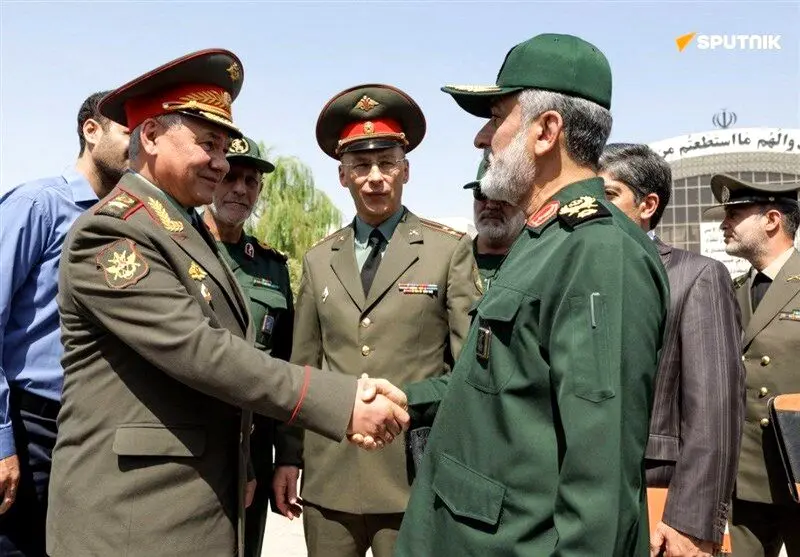وزیر دفاع روسیه به هوافضای سپاه ایران رفت | بازید از از پهپاد‌ها و موشکهای سپاه