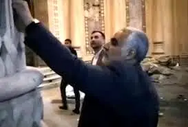 حضور شهید حاج قاسم سلیمانی در کاخ صدام + فیلم