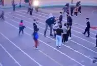 لحظه نجات جان یک دانش آموز توسط معلم از مرگ+فیلم