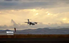 ویدیو|  لحظه عبور جنگنده در ارتفاع پایین در آسمان تهران