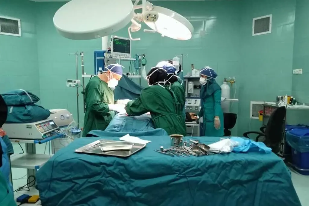 ورود به اتاق عمل با آرایش و لاک ممنوع!