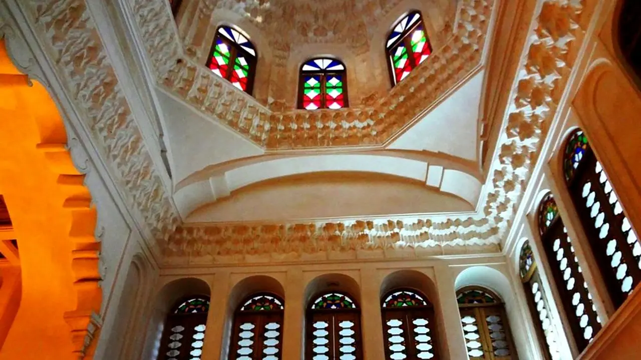 به خانه زیبای آقازاده ثروتمند قجری خوش آمدید! + فیلم
