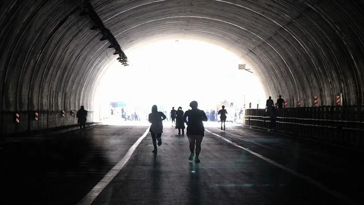 دخترانی که در شیراز که قربانی ماراتن جنجالی به خاطر حجاب شدند 