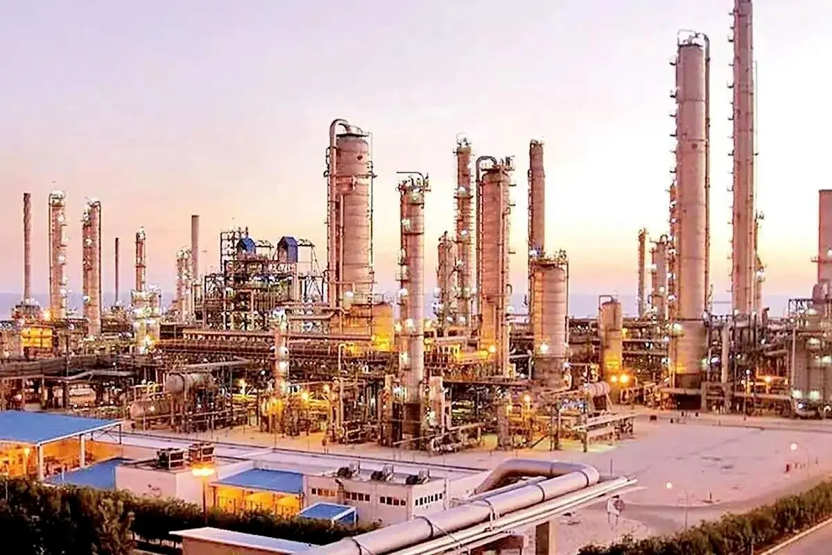 جزئیات آتش‌سوزی در پتروشیمی  خارک و فوت یک نفر