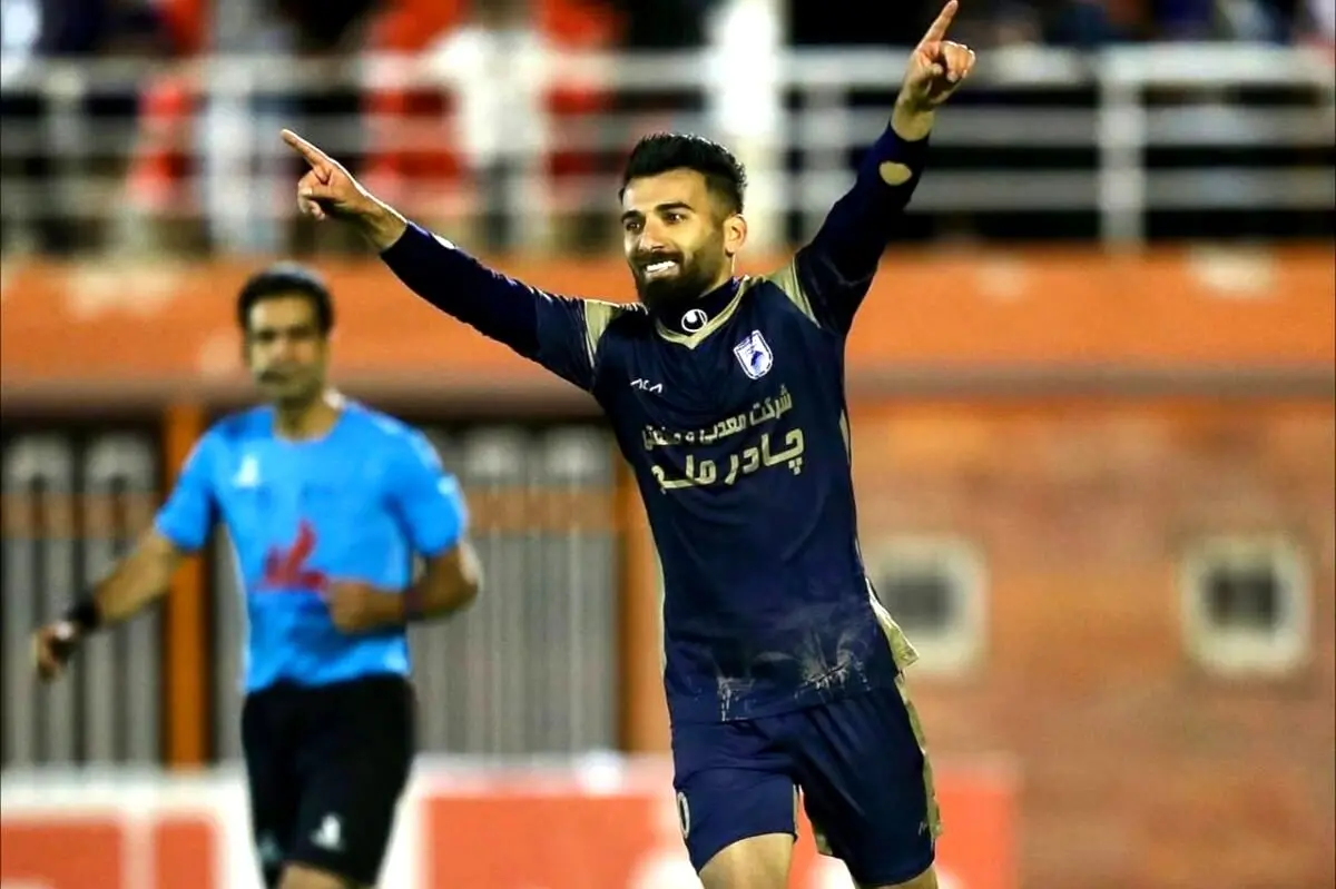 ستاره چادرملو در آستانه استقلالی شدن