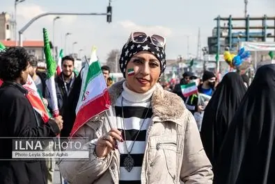 حضور زنان با تیپ و حجاب متفاوت در راهپیمایی