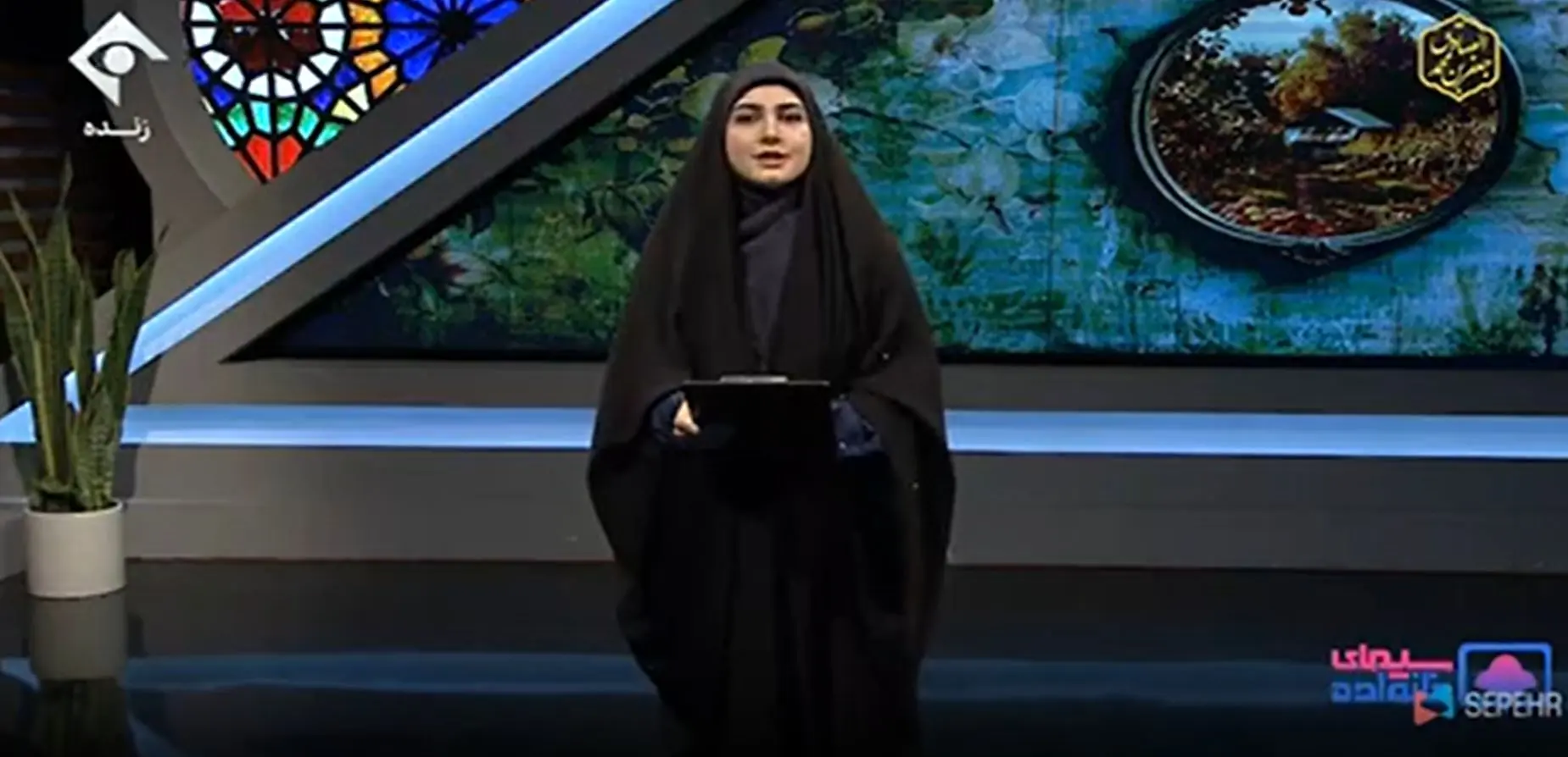 عذرخواهی مجری برنامه «سیمای خانواده» +فیلم