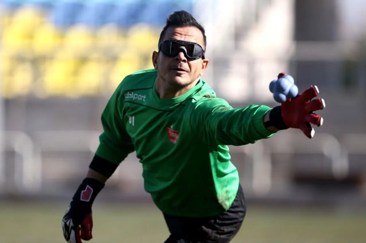 گلر پرسپولیس دوباره نیمکت نشین می‌شود