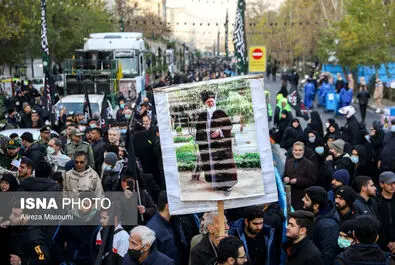 تشییع پیکرهای پاک ۲۰۰ شهید گمنام دفاع مقدس در تهران