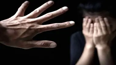 معلمی که به دانش‌آموزان تعرض کرده بود احضار شد