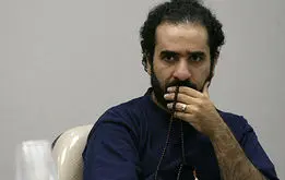 رضا امیرخانی سقوط کرد

