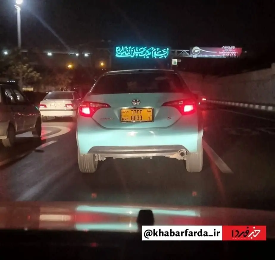 تاکسی‌های افغانستانی در مشهد چه می‌کنند؟ + عکس