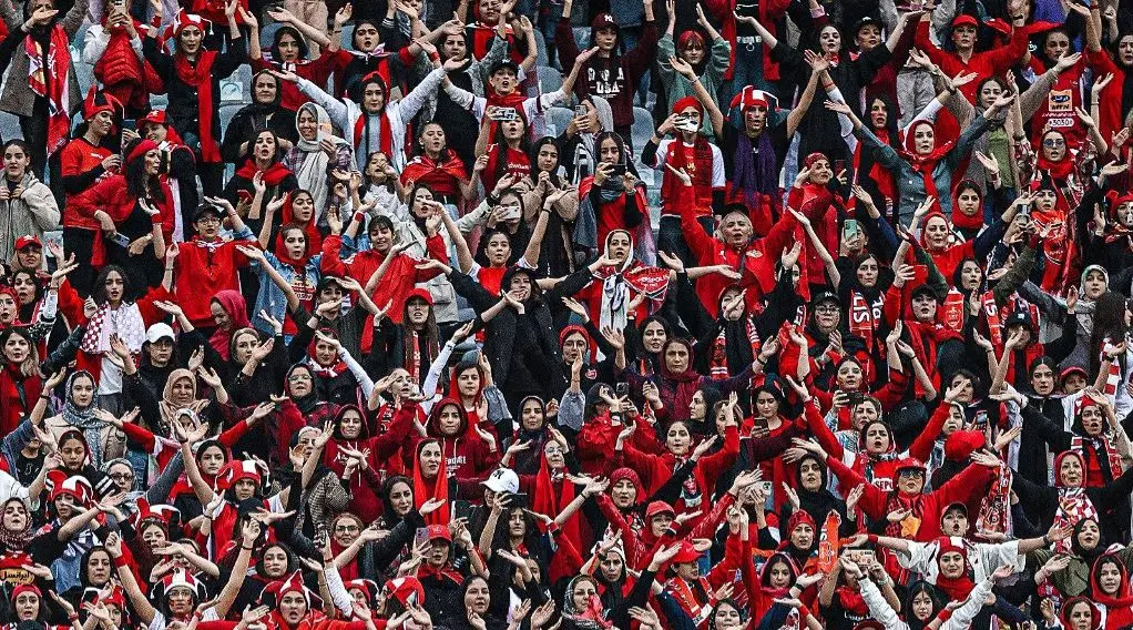 پوستر پرسپولیس یرای بازی با سپاهان جنجالی و دردسرساز شد