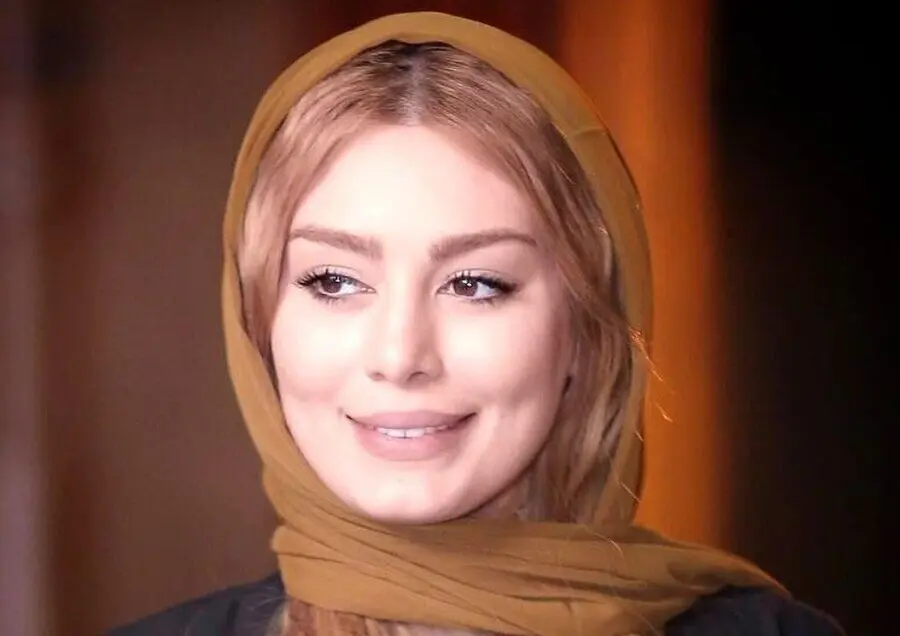ویدئوی جنجالی سحر قریشی کنار امیر تتلو
