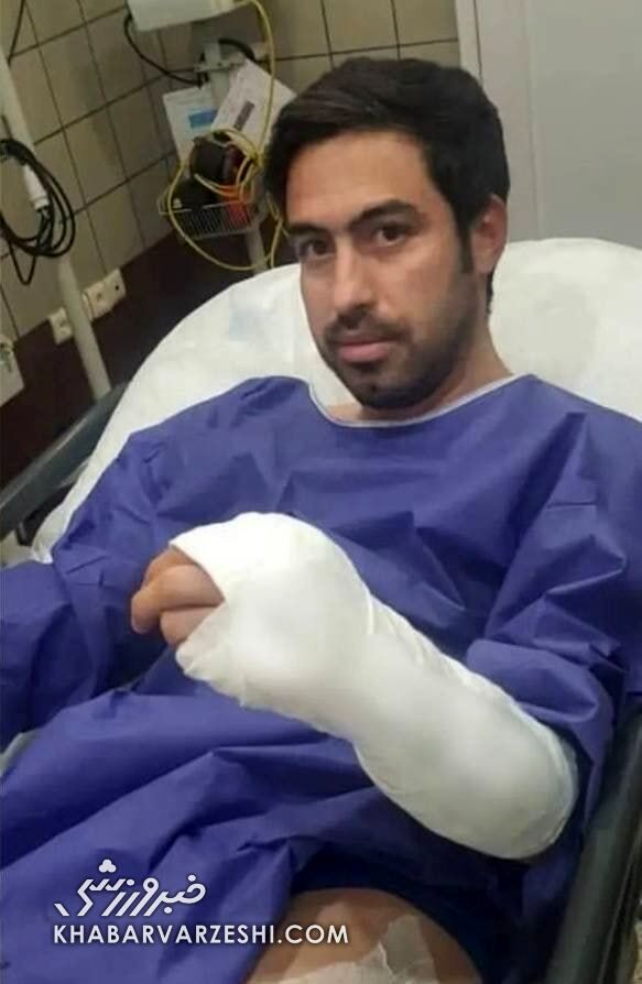 مربی استقلال چاقو خورد!