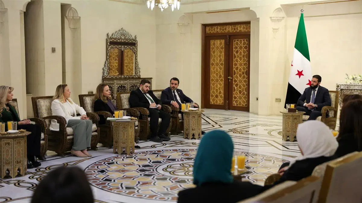اولین تصویر از همسر جولانی رهبر شورشیان سوریه
