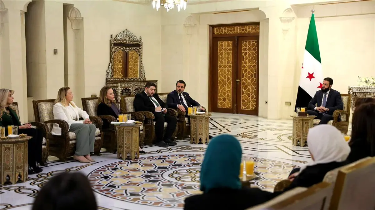 اولین تصویر از همسر جولانی رهبر شورشیان سوریه
