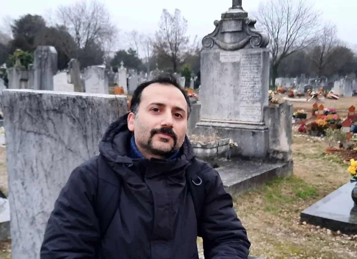 واکنش روزنامه ایران به خودکشی یک ایرانی در فرانسه به دلیل اعتراضات