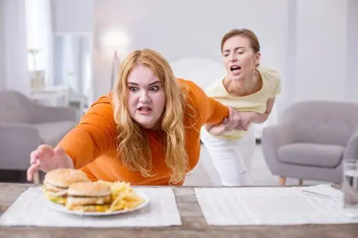 چرا با وجود نخوردن غذا وزن کم نمی کنیم؟
