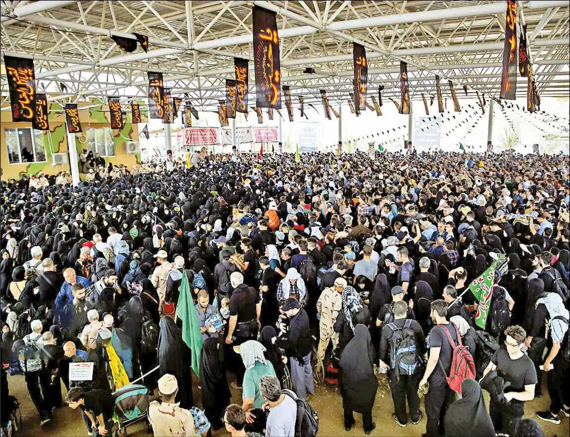 ازدحام شدید زائران عتبات عالیات در مرز مهران + فیلم