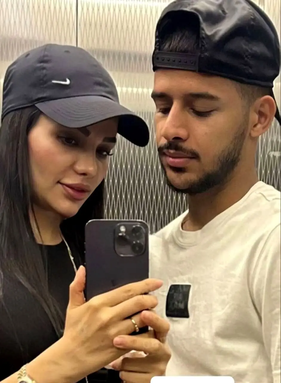 فخر فروشی مهدی قائدی و همسرش با ماشین لاکچری