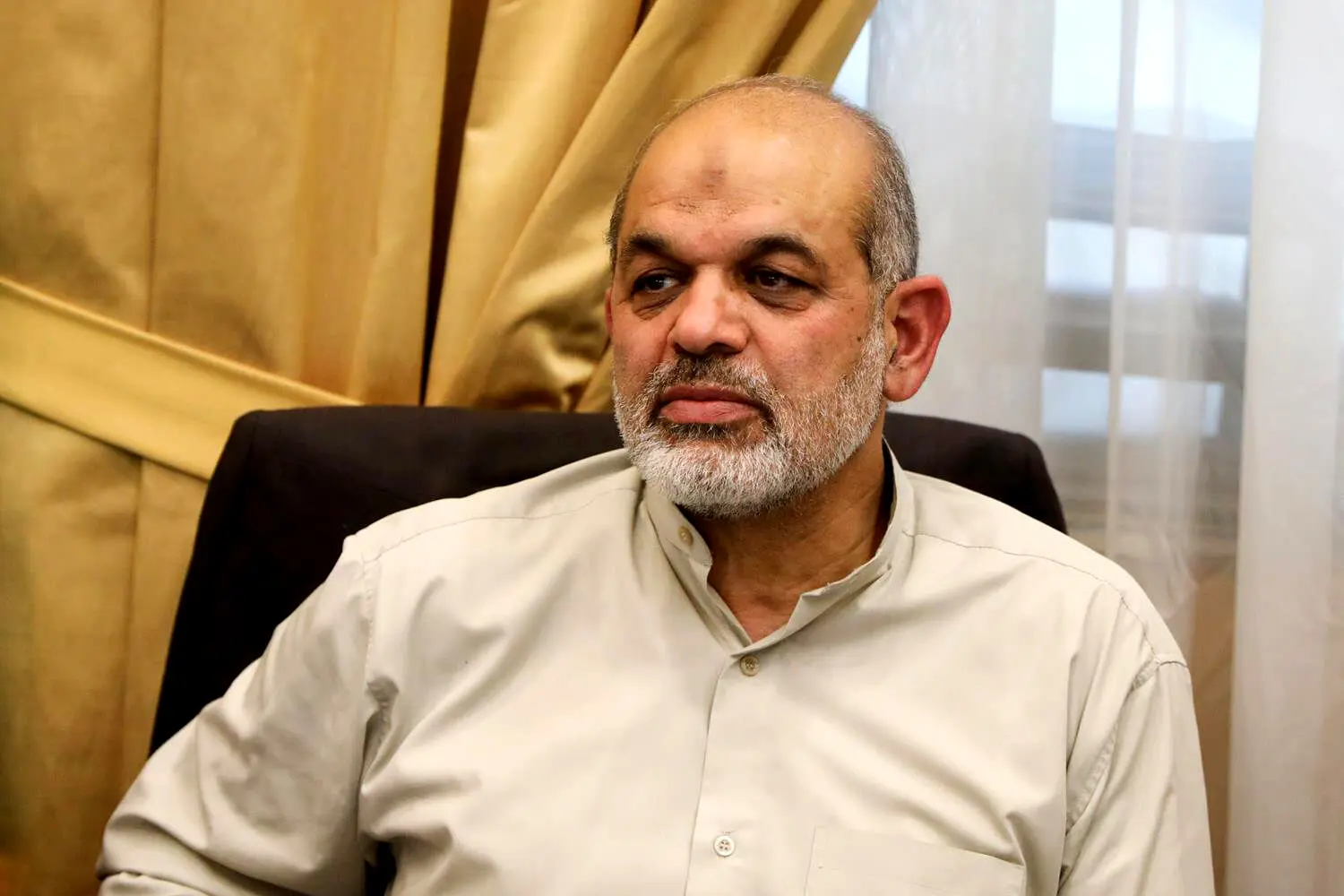 وزیر کشور: چیزی به نام «لباس شخصی» نداریم 