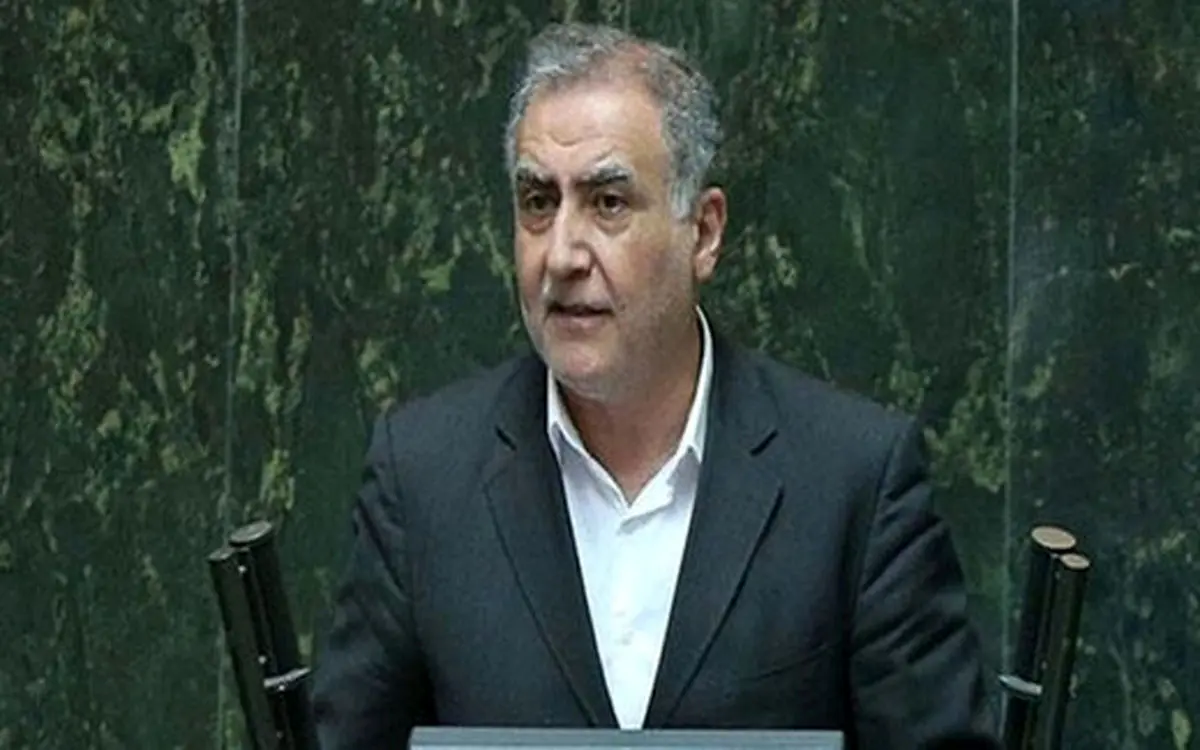 نماینده افشاکننده با سند و مدرک به دادستانی رفت