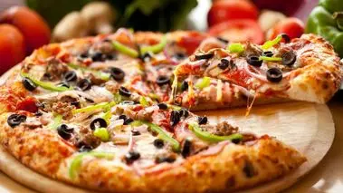 طرز تهیه پیتزا ۱۰ دقیقه ای خوشمزه
