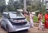 رونمایی از اولین خودروی بدون راننده+فیلم