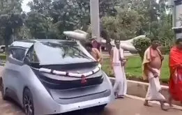 رونمایی از اولین خودروی بدون راننده+فیلم