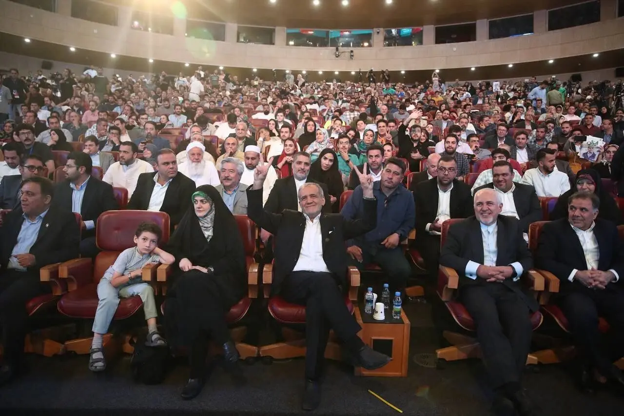 ظریف :شنبه ۹ تیر از رئیس جمهورمان استقبال می کنیم!/ویدئو