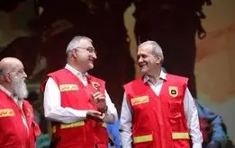 پزشکیان و زاکانی در کنار یکدیگر با لباسی خاص + عکس
