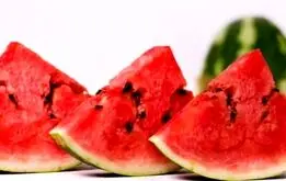  همراه هندوانه این غذاها را هرگز  نخورید!