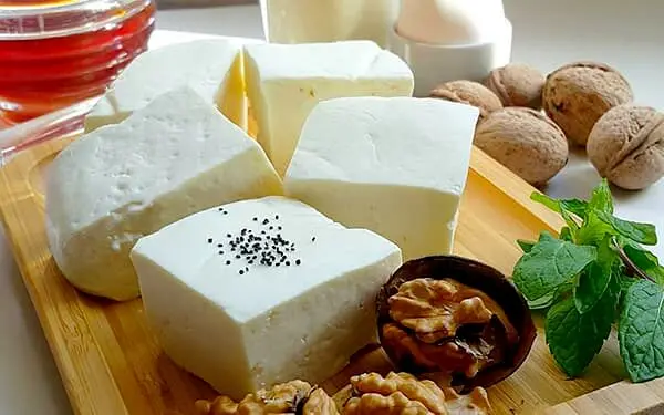 تاثیر خطرناک مصرف پنیر در ابتلا به سرطان