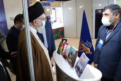 رهبر انقلاب در نمایشگاه کتاب