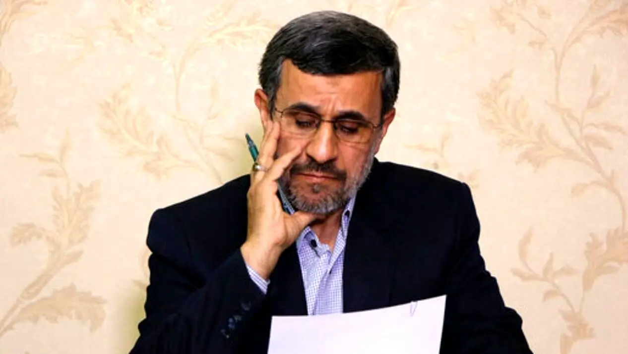 تصاویر جالب از حضور احمدی‌نژاد در صف نماز جمعه استانبول + عکس
