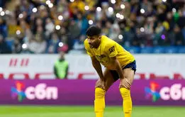 لمس بدن داور زن توسط محمد محبی!