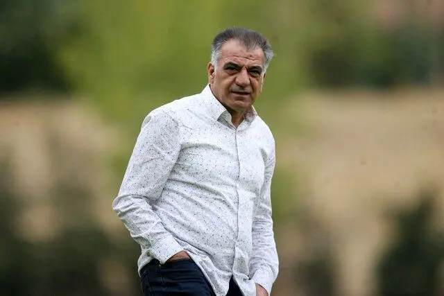 بیژن طاهری در استقلال می‌ماند؟