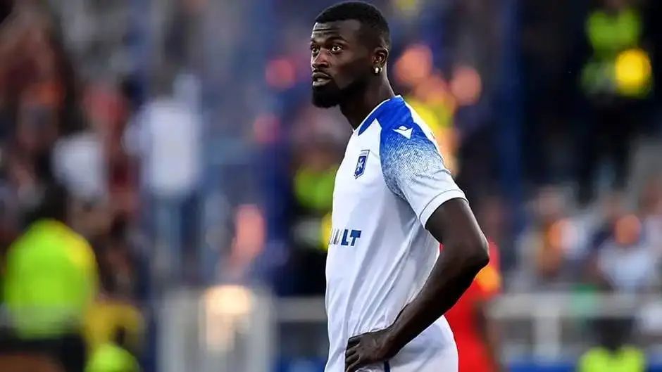  بمب پرسپولیس با قلب قرمز ، امبایه نیانگ پاسخ داد +عکس