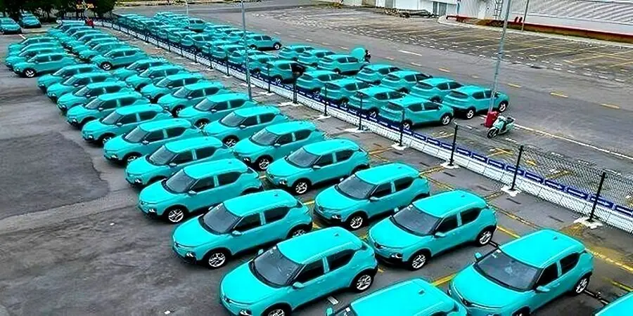 رنگ جدید تاکسی های کشور جنجال برانگیز شد